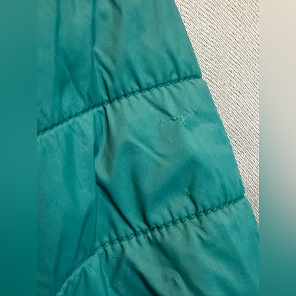 United Colors of Benetton kids XS lightweight puffer jacket. Benetton iconic. - Picture 6 of 11